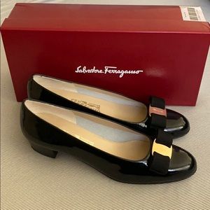 Authentic Salvatore Ferragamo Vara heels 8.5AA